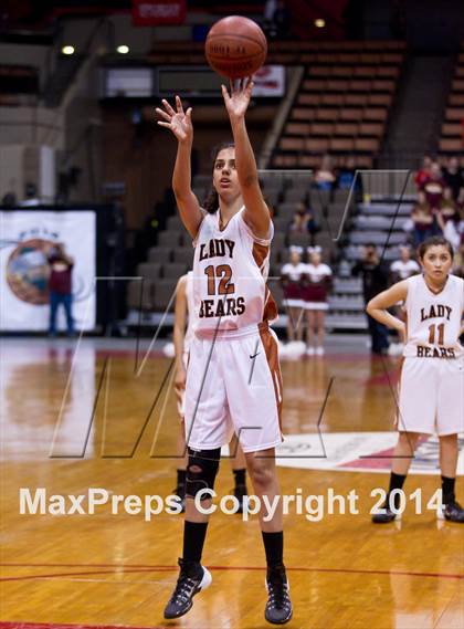 Thumbnail 2 in Selma vs Sierra (CIF CS D3 Final) photogallery.