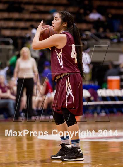 Thumbnail 1 in Selma vs Sierra (CIF CS D3 Final) photogallery.