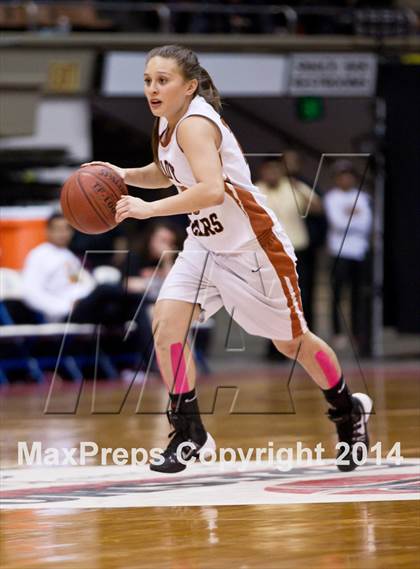 Thumbnail 2 in Selma vs Sierra (CIF CS D3 Final) photogallery.