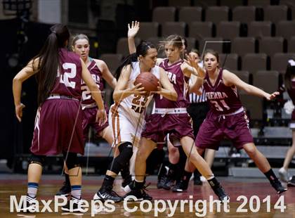 Thumbnail 1 in Selma vs Sierra (CIF CS D3 Final) photogallery.