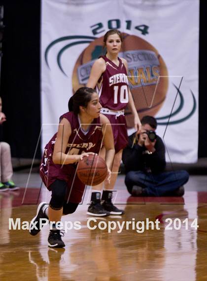Thumbnail 2 in Selma vs Sierra (CIF CS D3 Final) photogallery.