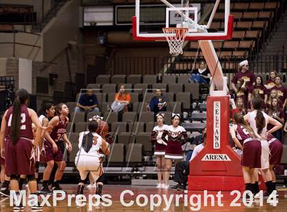 Thumbnail 3 in Selma vs Sierra (CIF CS D3 Final) photogallery.