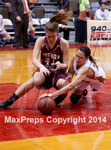 Thumbnail 3 in Selma vs Sierra (CIF CS D3 Final) photogallery.