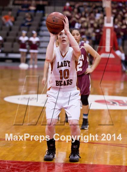 Thumbnail 1 in Selma vs Sierra (CIF CS D3 Final) photogallery.