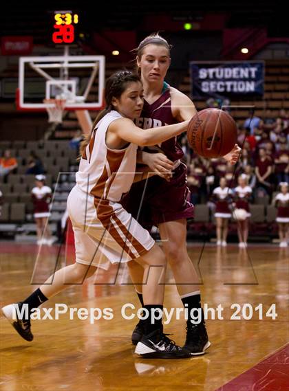 Thumbnail 2 in Selma vs Sierra (CIF CS D3 Final) photogallery.