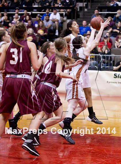 Thumbnail 3 in Selma vs Sierra (CIF CS D3 Final) photogallery.