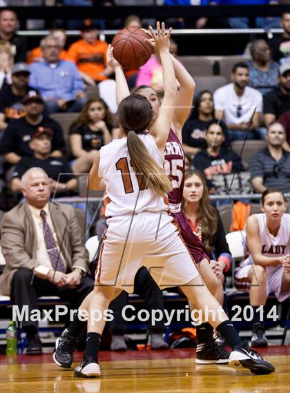 Thumbnail 3 in Selma vs Sierra (CIF CS D3 Final) photogallery.