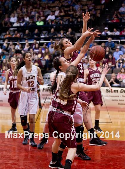 Thumbnail 1 in Selma vs Sierra (CIF CS D3 Final) photogallery.