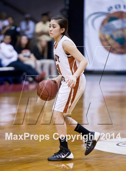 Thumbnail 2 in Selma vs Sierra (CIF CS D3 Final) photogallery.