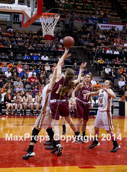 Thumbnail 2 in Selma vs Sierra (CIF CS D3 Final) photogallery.