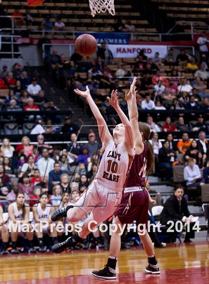 Thumbnail 2 in Selma vs Sierra (CIF CS D3 Final) photogallery.