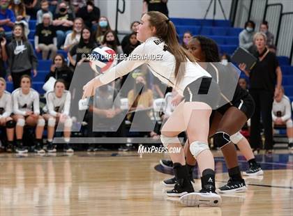 Thumbnail 1 in Madisonville vs Giddings (UIL 4A Area Playoff) photogallery.