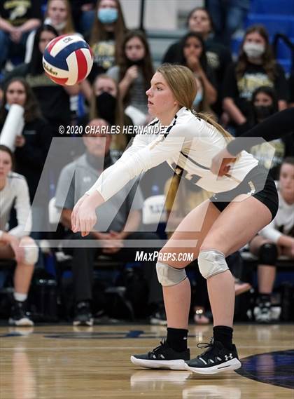 Thumbnail 3 in Madisonville vs Giddings (UIL 4A Area Playoff) photogallery.