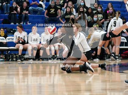 Thumbnail 2 in Madisonville vs Giddings (UIL 4A Area Playoff) photogallery.
