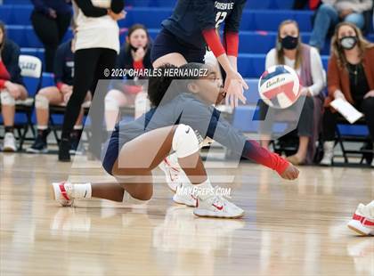 Thumbnail 2 in Madisonville vs Giddings (UIL 4A Area Playoff) photogallery.