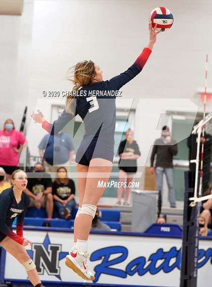 Thumbnail 1 in Madisonville vs Giddings (UIL 4A Area Playoff) photogallery.