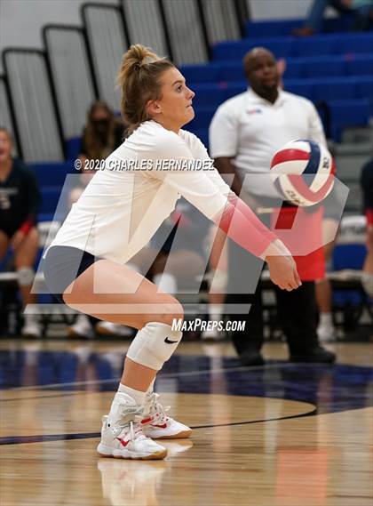 Thumbnail 3 in Madisonville vs Giddings (UIL 4A Area Playoff) photogallery.