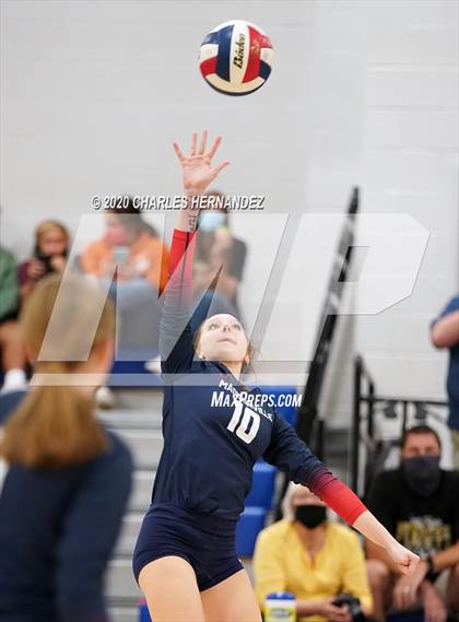 Thumbnail 1 in Madisonville vs Giddings (UIL 4A Area Playoff) photogallery.