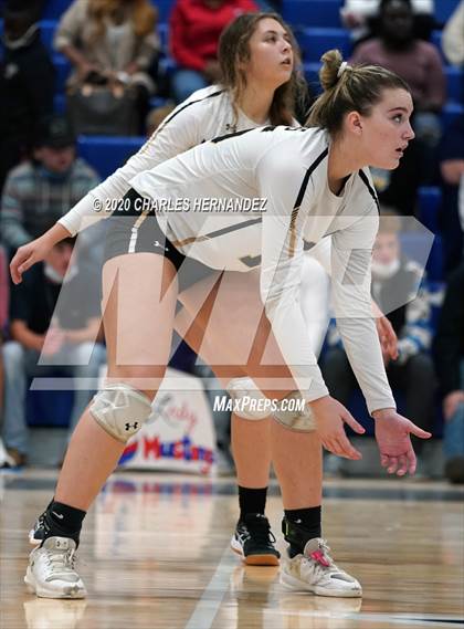 Thumbnail 2 in Madisonville vs Giddings (UIL 4A Area Playoff) photogallery.