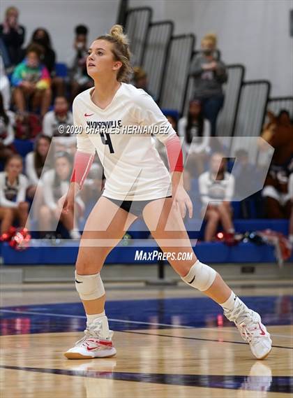 Thumbnail 3 in Madisonville vs Giddings (UIL 4A Area Playoff) photogallery.