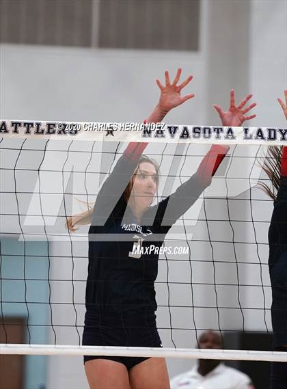 Thumbnail 2 in Madisonville vs Giddings (UIL 4A Area Playoff) photogallery.