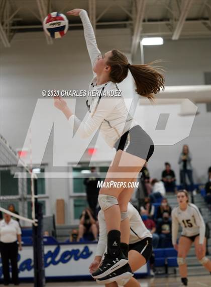 Thumbnail 2 in Madisonville vs Giddings (UIL 4A Area Playoff) photogallery.