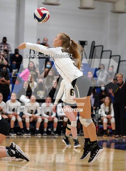 Thumbnail 3 in Madisonville vs Giddings (UIL 4A Area Playoff) photogallery.