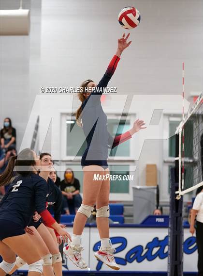 Thumbnail 3 in Madisonville vs Giddings (UIL 4A Area Playoff) photogallery.