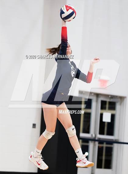 Thumbnail 1 in Madisonville vs Giddings (UIL 4A Area Playoff) photogallery.