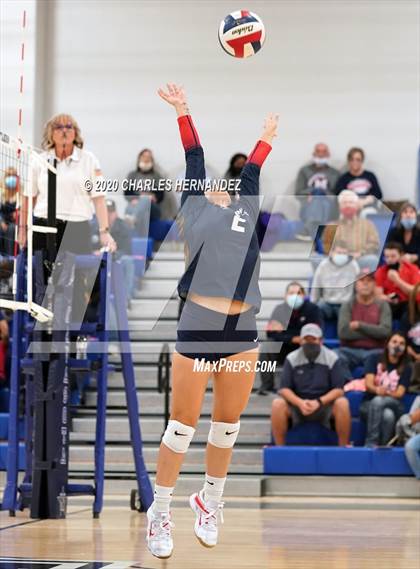 Thumbnail 2 in Madisonville vs Giddings (UIL 4A Area Playoff) photogallery.