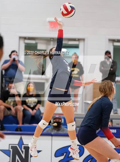 Thumbnail 2 in Madisonville vs Giddings (UIL 4A Area Playoff) photogallery.