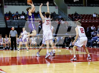 Thumbnail 1 in Milford vs. Humphrey/Lindsay Holy Family photogallery.