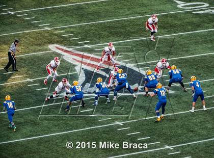 Thumbnail 3 in Holliston vs. Chicopee Comp (MIAA Division 4 Final) photogallery.