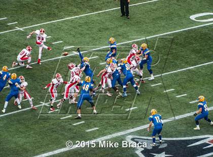 Thumbnail 1 in Holliston vs. Chicopee Comp (MIAA Division 4 Final) photogallery.