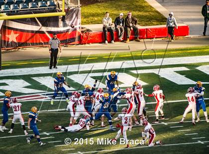 Thumbnail 2 in Holliston vs. Chicopee Comp (MIAA Division 4 Final) photogallery.