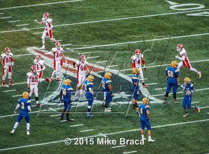 Thumbnail 2 in Holliston vs. Chicopee Comp (MIAA Division 4 Final) photogallery.