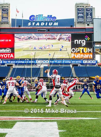 Thumbnail 3 in Holliston vs. Chicopee Comp (MIAA Division 4 Final) photogallery.