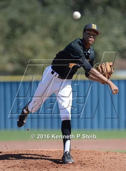 Thumbnail 2 in Mandeville vs. East St. John (SCC Tournament) photogallery.