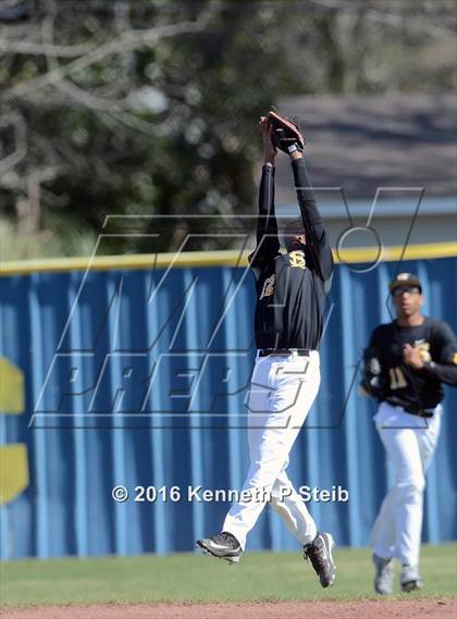 Thumbnail 2 in Mandeville vs. East St. John (SCC Tournament) photogallery.