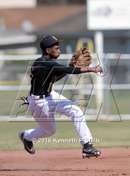 Thumbnail 1 in Mandeville vs. East St. John (SCC Tournament) photogallery.