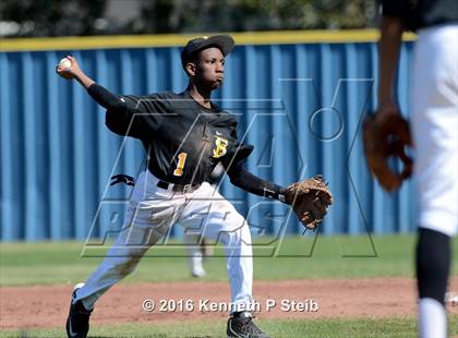 Thumbnail 2 in Mandeville vs. East St. John (SCC Tournament) photogallery.
