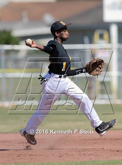 Thumbnail 3 in Mandeville vs. East St. John (SCC Tournament) photogallery.
