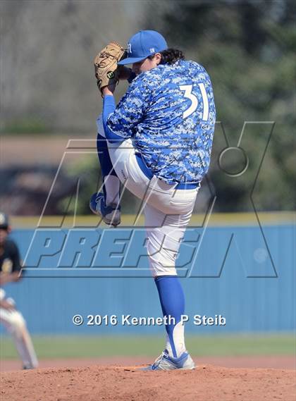 Thumbnail 2 in Mandeville vs. East St. John (SCC Tournament) photogallery.
