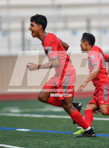 Thumbnail 3 in Lee [Robert E.] vs O'Connor (UIL 6A Bi-District Playoff) photogallery.