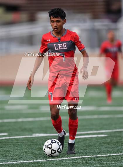 Thumbnail 2 in Lee [Robert E.] vs O'Connor (UIL 6A Bi-District Playoff) photogallery.