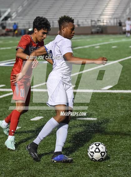 Thumbnail 1 in Lee [Robert E.] vs O'Connor (UIL 6A Bi-District Playoff) photogallery.