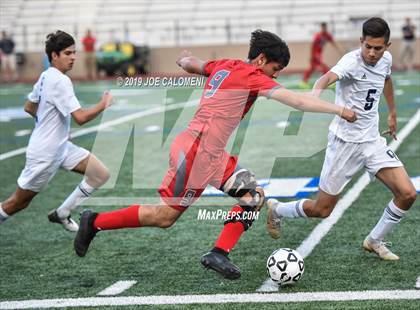 Thumbnail 2 in Lee [Robert E.] vs O'Connor (UIL 6A Bi-District Playoff) photogallery.