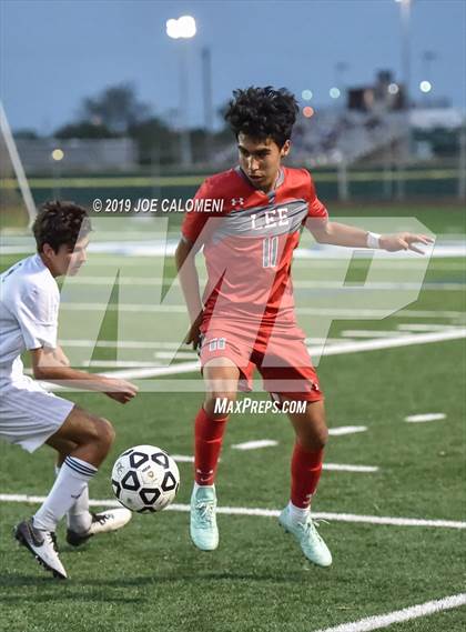 Thumbnail 2 in Lee [Robert E.] vs O'Connor (UIL 6A Bi-District Playoff) photogallery.