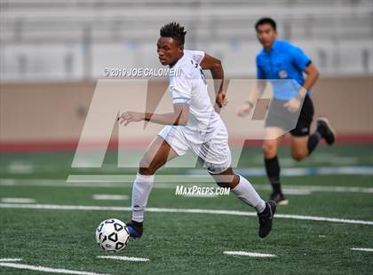 Thumbnail 3 in Lee [Robert E.] vs O'Connor (UIL 6A Bi-District Playoff) photogallery.