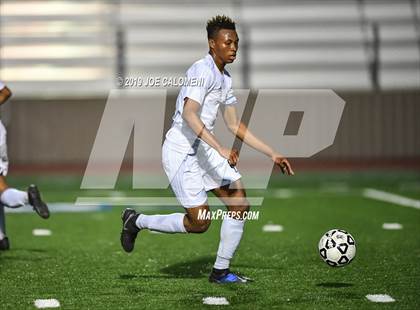 Thumbnail 3 in Lee [Robert E.] vs O'Connor (UIL 6A Bi-District Playoff) photogallery.